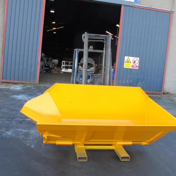 Side Tipping Bucket c/w Chute Extension